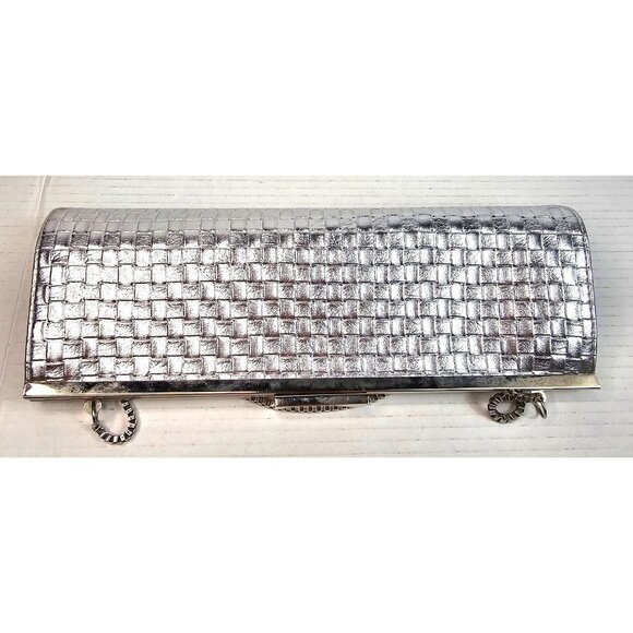 Vintage Y2K Silver Woven Metal Clutch Purse With Chain Strap & Snap Closure - Picture 3 of 9